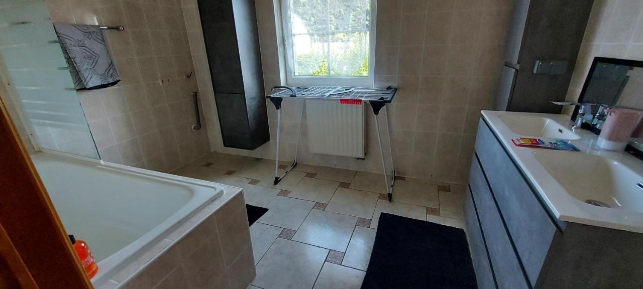 Nazareth Logement Un Magnifique Logement De Vacances Bastogne Kültér fotó